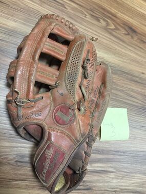 Vintage 1970s Louisville Slugger 125 Series LeatherLite Baseball Glove - RHT